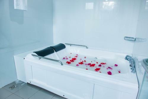 Xen Midu All Inclusive Diving Hotel Addu Maldives