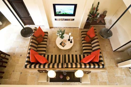 Tankah Cuatro Villa Sleeps 12 With Pool And Air Con