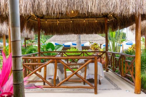 Tsaakik Jungle Hotel & Spa