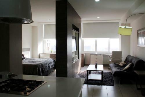 Premier Apartment Downtown 4 Guests With AC 1202