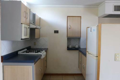 Cypres Hotel & Suites