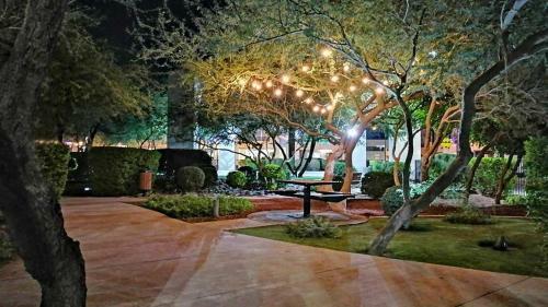 Cozy House In A Comercial Area