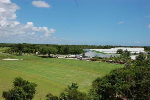 Playa Paradise With Golf, Pool And Beach Club Access!