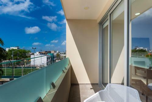 Playa 4020 Apartments With Rooftop Pool Near 5th And Beach