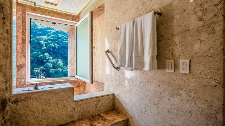 Ocean Frontage Cottage