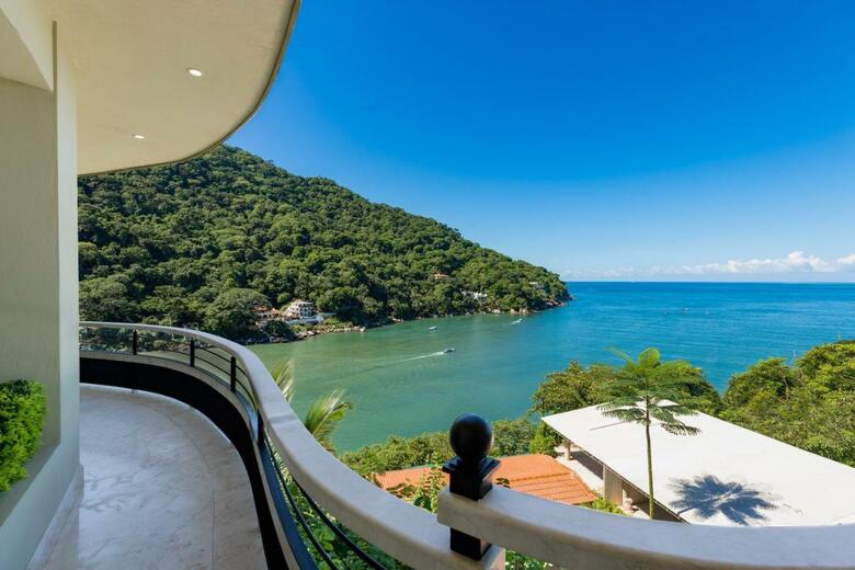 Ocean Frontage Cottage