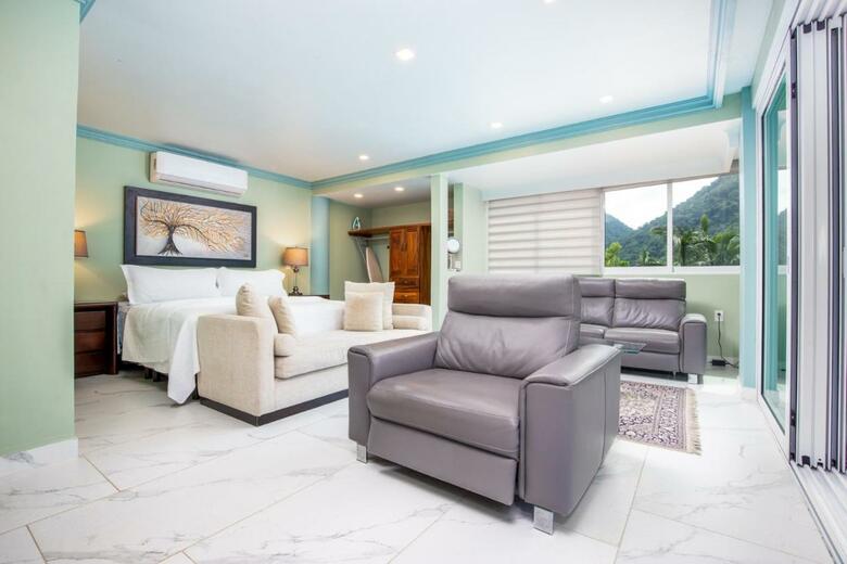 Ocean Frontage Cottage