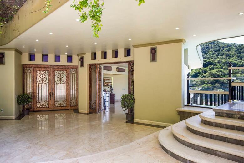 Ocean Frontage Cottage