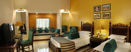 Hotel Welcome Heritage Noor-us-sabah Palace