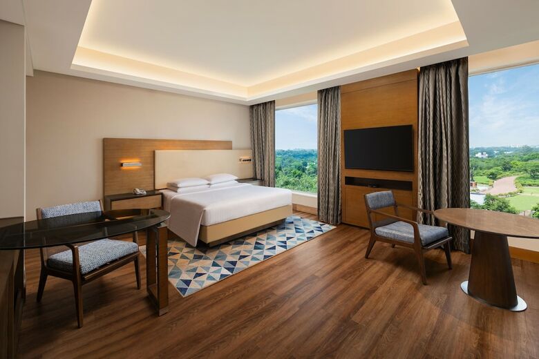 Hotel Courtyard By Marriott Bhopal