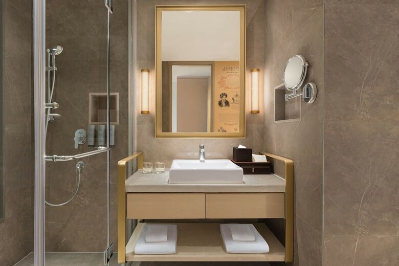 Hotel Courtyard By Marriott Bhopal