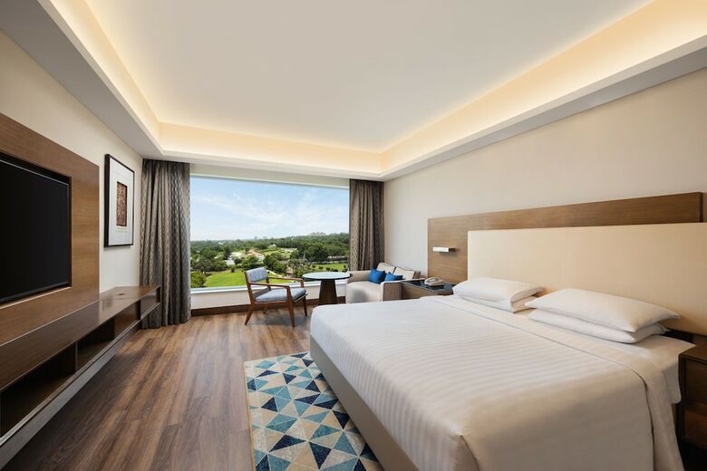 Hotel Courtyard By Marriott Bhopal