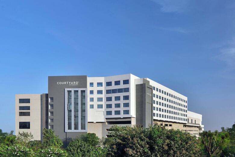 Hotel Courtyard By Marriott Bhopal