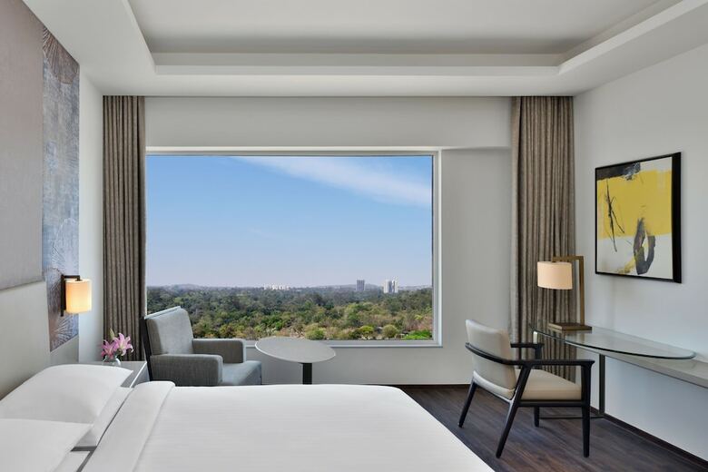 Hotel Courtyard By Marriott Bhopal
