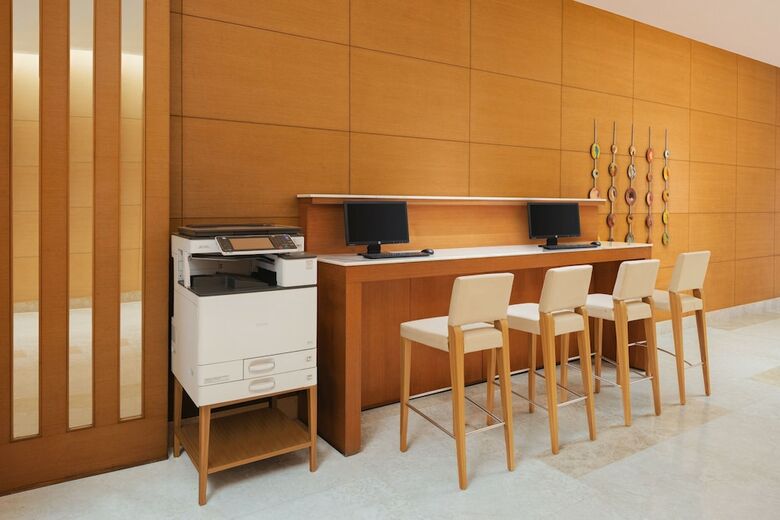 Hotel Courtyard By Marriott Bhopal