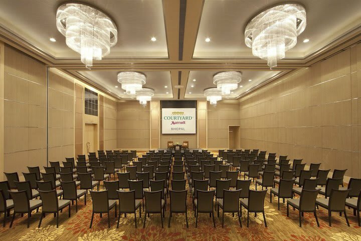 Hotel Courtyard By Marriott Bhopal