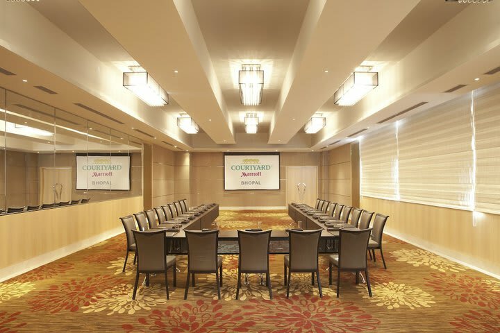Hotel Courtyard By Marriott Bhopal