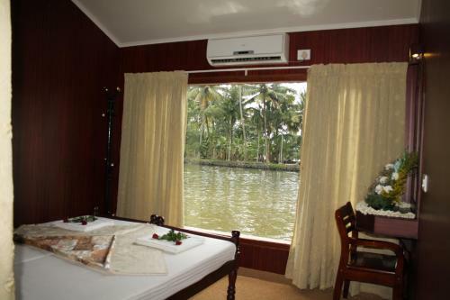 Hotel Cosy Houseboats