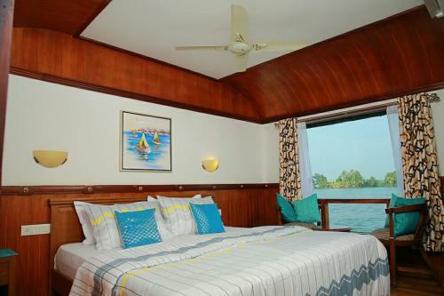 Hotel Cosy Houseboats