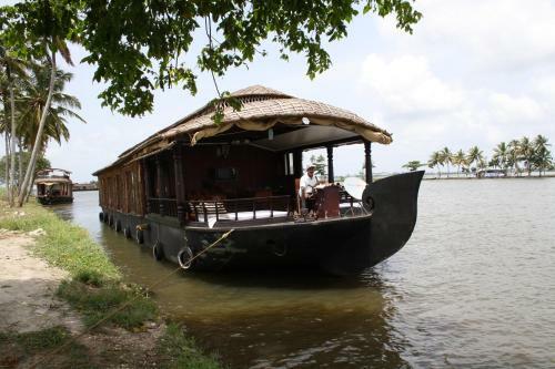 Hotel Cosy Houseboats
