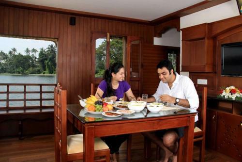 Hotel Cosy Houseboats
