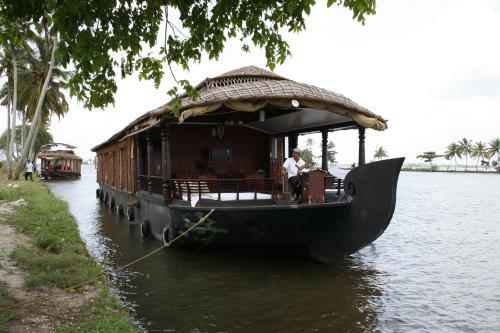 Hotel Cosy Houseboats
