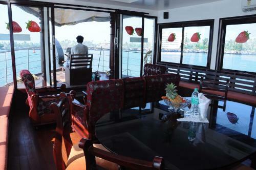 Hotel Cosy Houseboats