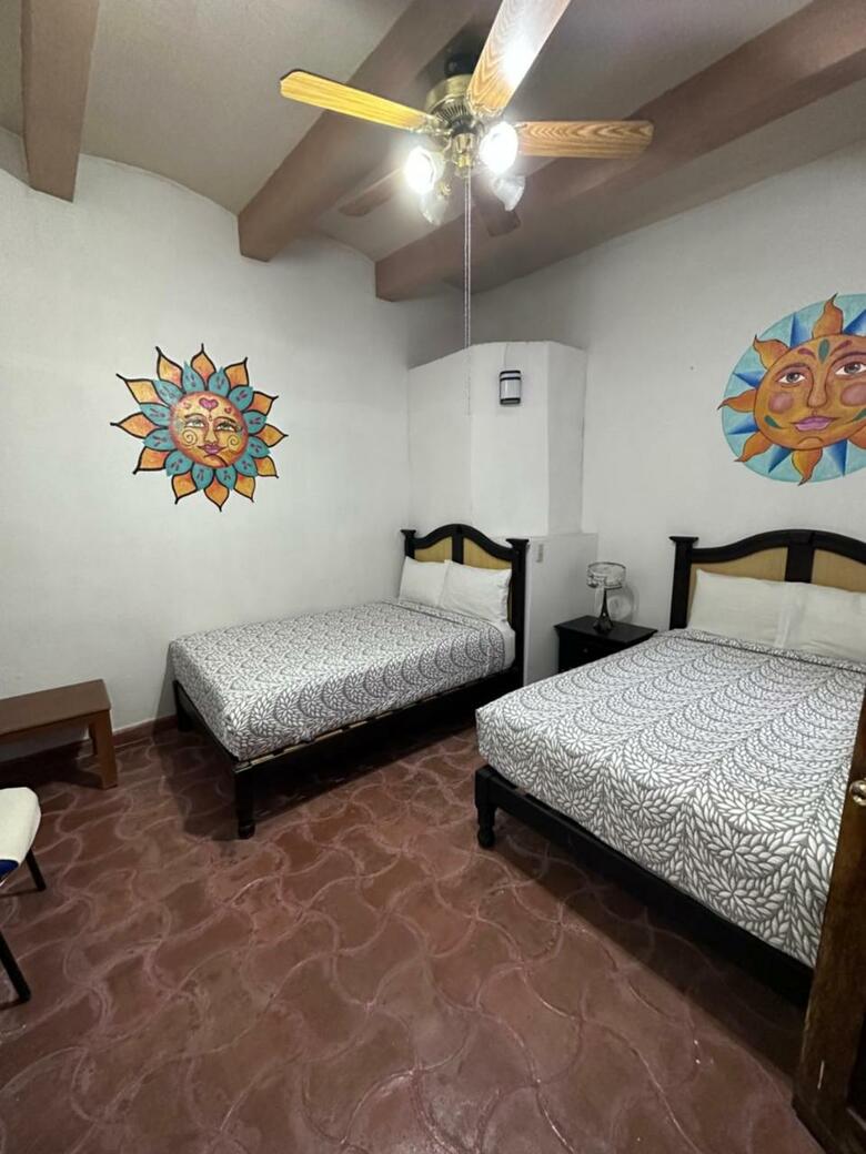 Hotel & Hostal Del Sol
