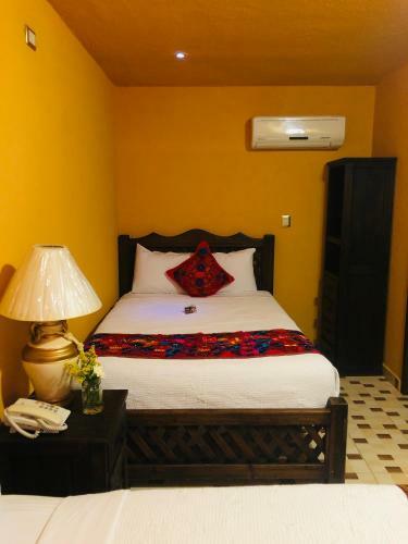 Camino Mexicano Hotel & Resort