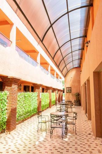 Camino Mexicano Hotel & Resort