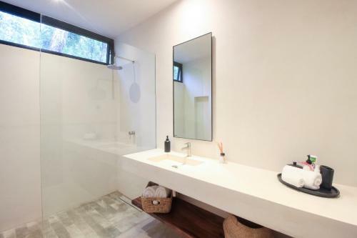 Luxury Boho-chic Villa In Holistika Tulum