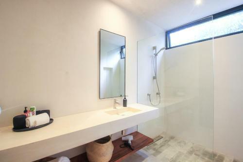 Luxury Boho-chic Villa In Holistika Tulum
