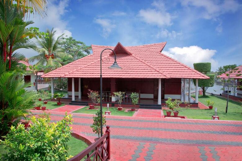 Hotel Lake Palace Resort