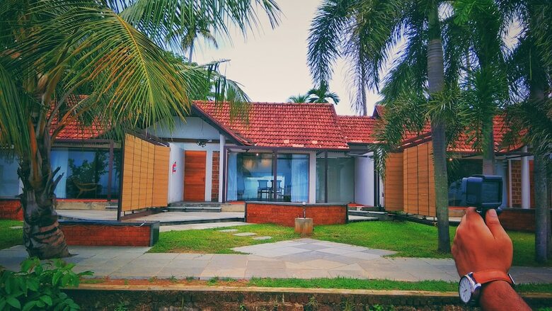Hotel Punnamada Resort
