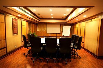 Hotel Gokulam Park