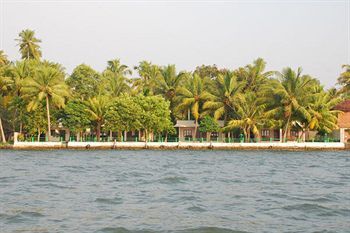 Bed & Breakfast Illikkalam Lake Resort
