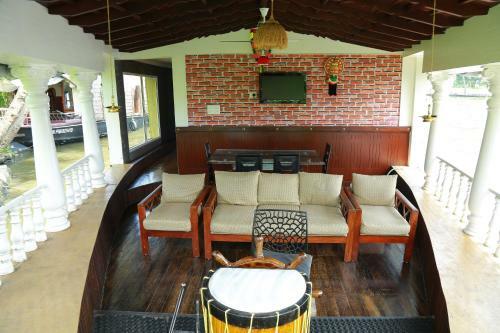 Hotel Sreekrishna Houseboat