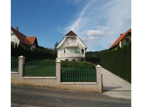 Holiday Home Hegyalja Utca-vonyarcvashegy