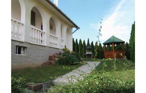 Holiday Home Hegyalja Utca-vonyarcvashegy