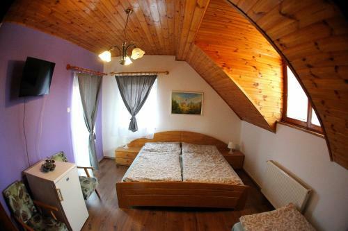Hostal Gy�ngyvir�g H�z