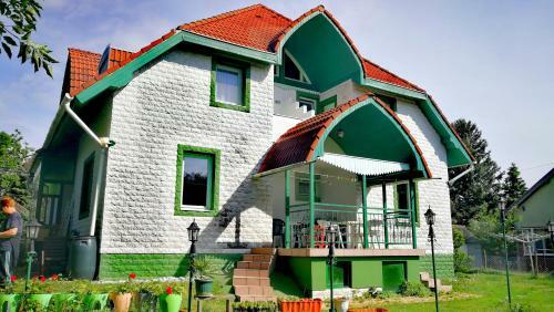 Hostal Gy�ngyvir�g H�z