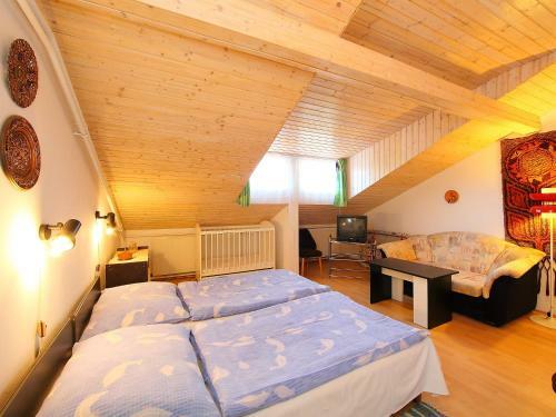 Holiday Home Balatonbogl�r 2
