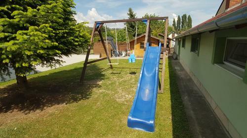 Kriszti�n Apartmanh�z