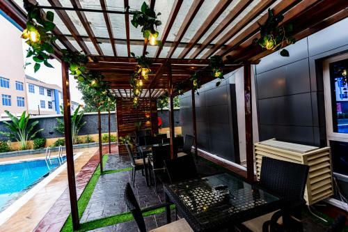 Jj Mas Hotel And Suites