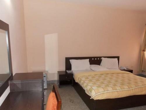 Hostal Room In Lodge - Benac Suites And Hotel