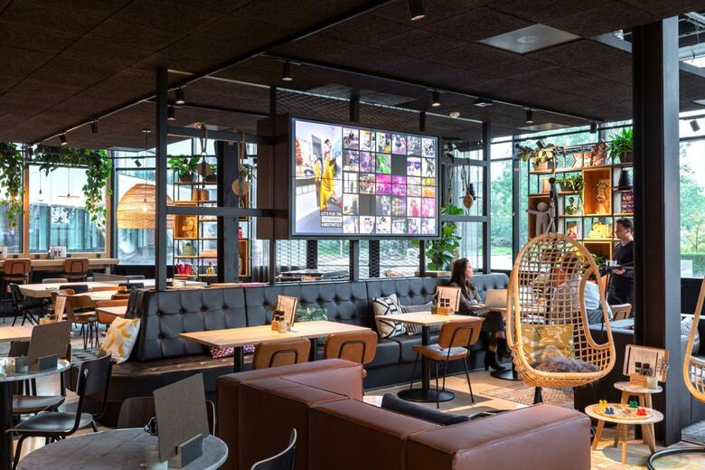 Hotel Moxy Amsterdam Schiphol Airport