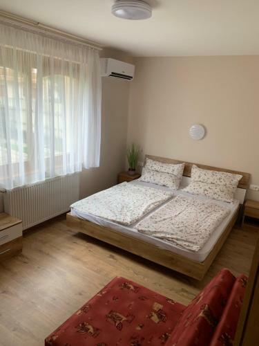 Zsuzsa Apartman Hajd�szoboszl�