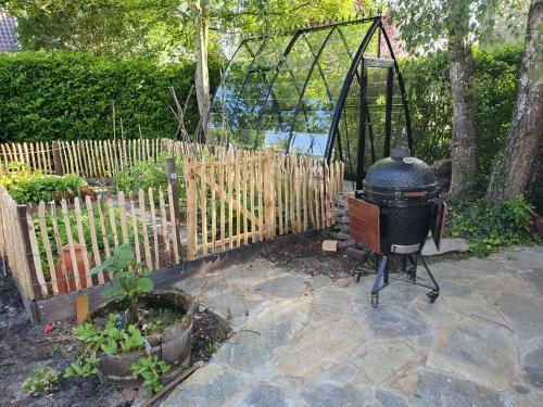 Cottage In Secluded Garden Near Centre Rotterdam