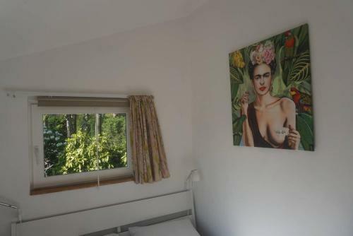 Cottage In Secluded Garden Near Centre Rotterdam