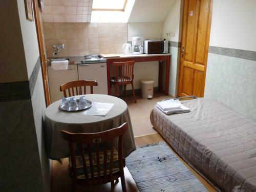 Hostal �let Es Energia Eg�szs�gjav�t� Szalon